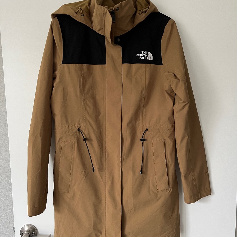 The North face raincoat with hoodie
